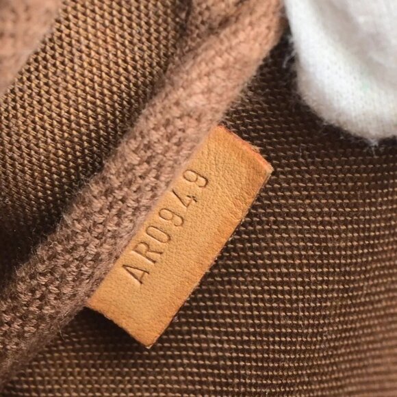 LOUIS VUITTON Pochette Accessoires Hand Bag Monogram Leather BN - Picture 11 of 14